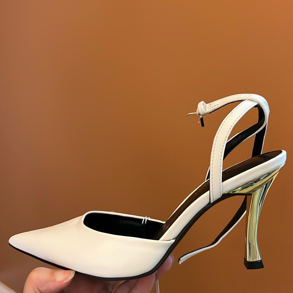 NWT Nine West Heels Size 6.5. White and Gold Heel.